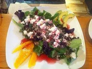 салат в Jen's в Sisters, Орегон.