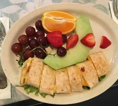 Кесадилья для детей в Wilma's Patio, центр Ньюпорта.