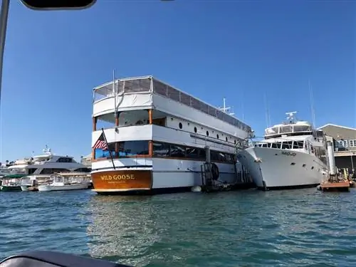 Дикий гусь, лодка Джона Уэйна в гавани Ньюпорта, Калифорния.