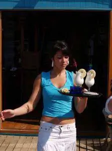 официантка