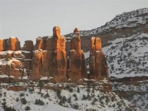 Драматические пейзажи за окном.