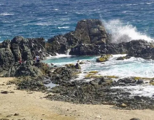 природный бассейн Арубы