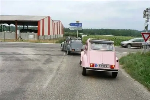 Такие Citroen 2CV можно арендовать даже в Европе. На фото Макс Хартшорн.