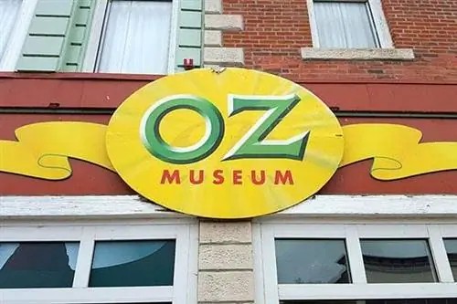 Знак музея Оз