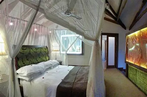 Интерьер нашего номера в отеле Tarangire Treetops, Танзания.