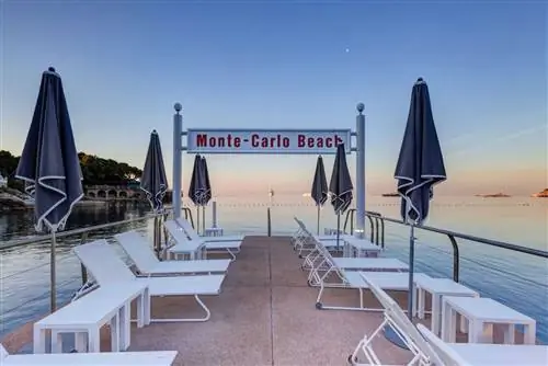 Пляж в Монте-Карло, Société des Bains de Mer.