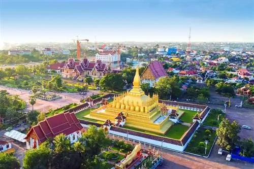 Красивый сверху Вьентьян, Лаос; с https://www.hotels.com/go/laos/vientiane