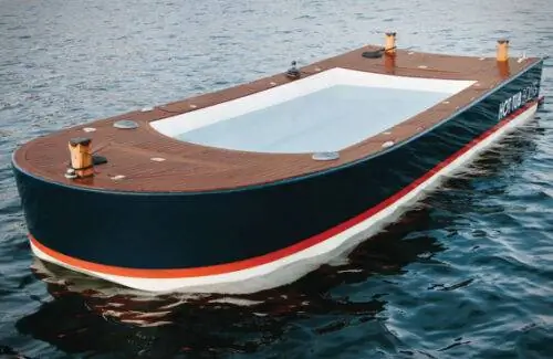 Представьте себя и друзей, видящих город отсюда, фото с сайта hottubboats.com