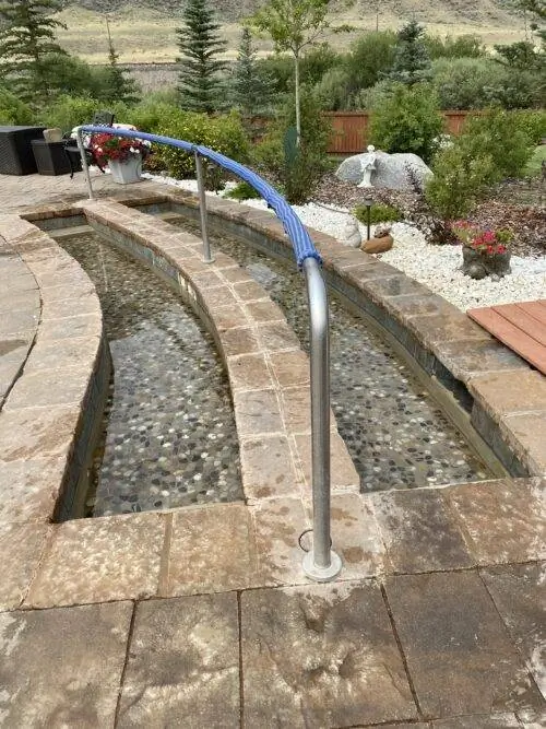 Йеллоустонские горячие источники Kneipp Walk, где есть горячие и холодные бассейны, расположенные рядом.