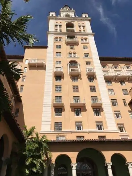 Грандиозный и элегантный отель Biltmore в Майами. Грандиозный и элегантный отель Biltmore в Майами.