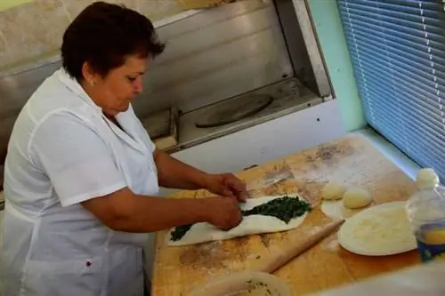 Изготовление джингаловских шапок - местная особенность.