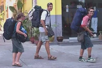 Туристы в Европе.