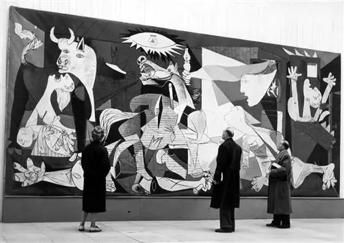 Reina Sofía празднует 40-летие «Герники»