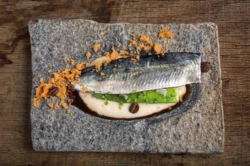 Рыба - одна из их фирменных блюд.