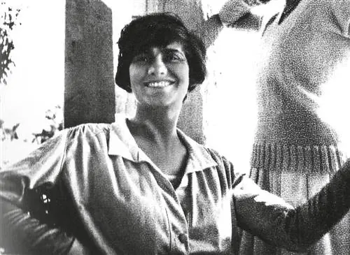 Коко Шанель ввела там моду на загар, ставший признаком социального статуса.