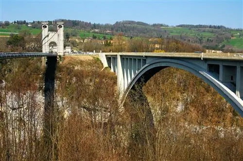 Мост Шарля-Альберта и мост Како во Франции