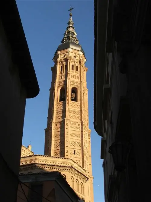 Мудехарская башня Санта-Мария в Калатаюде