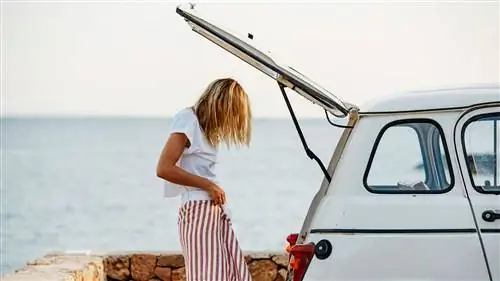 Единственная одежда, которая вам понадобится в отпуске, это полотенце-парео