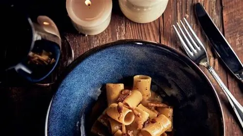 Mezze Maniche alla carbonara в Тото