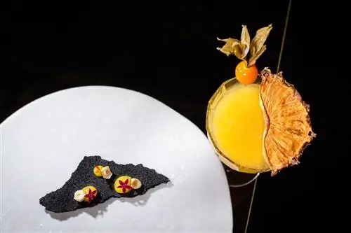 Коктейль Marco Aurelio от ресторана Davvro в Food Hall Galería Canalejas