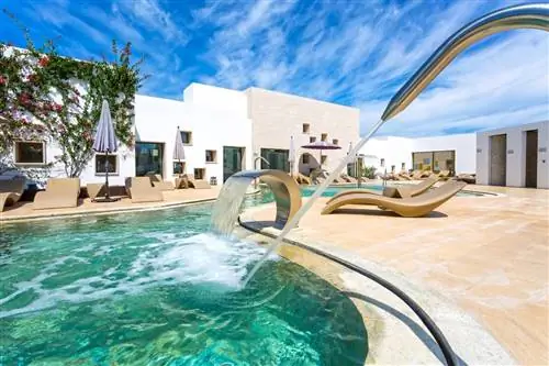 Grand Palladium Palace Ibiza Resort Spa - лучший курорт «все включено» в Испании по версии European World Travel Awards.