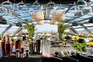 83.3 Terrace Bar почти касается неба