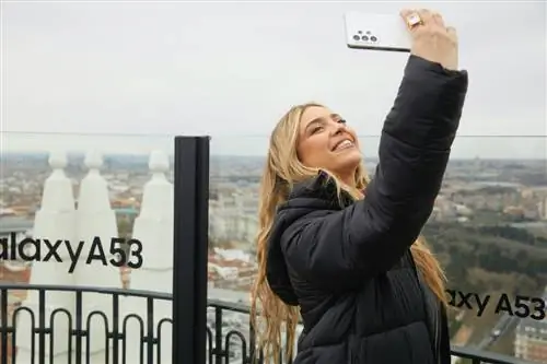 Ана Мена с Samsung