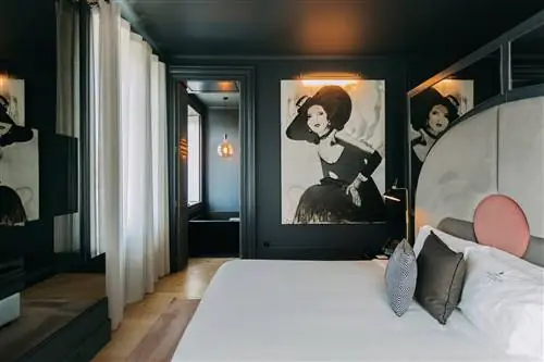 Королевский люкс Hedy Lamarr в отеле Torel Avantgarde
