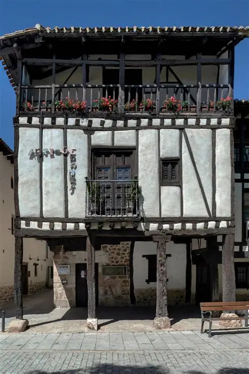 Дом доньи Санчи Коваррубиас