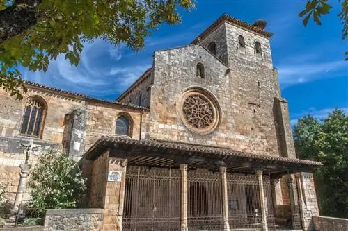 Бывшая коллегиальная церковь Сан-Косме и Сан-Дамин-Коваррубиас.