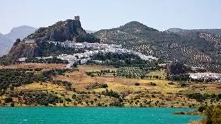 Кадис в его белых городах 13 поводов влюбиться