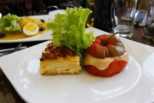 Рокото с начинкой типичное блюдо Арекипаса