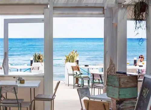 The Baths Sunshine Bar в Дне