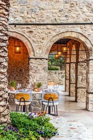 Euphoria Retreat предлагает открытые пространства для наслаждения средиземноморским климатом.