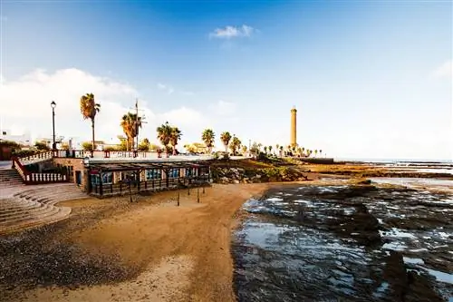 Маяк Чипиона и набережная