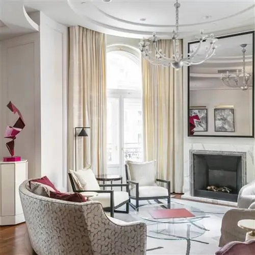 Один из светлых номеров отеля Four Seasons Madrid