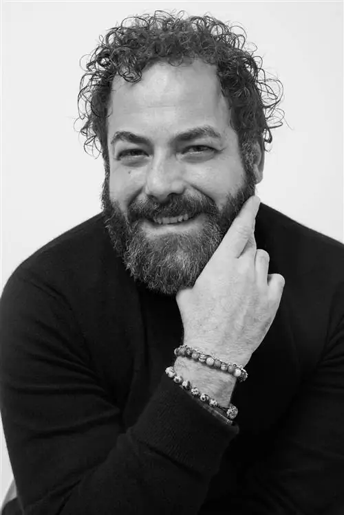 Articus прибывает в Мадрид: это его создатель, Иньяки Фернандес, новый гений Рождества