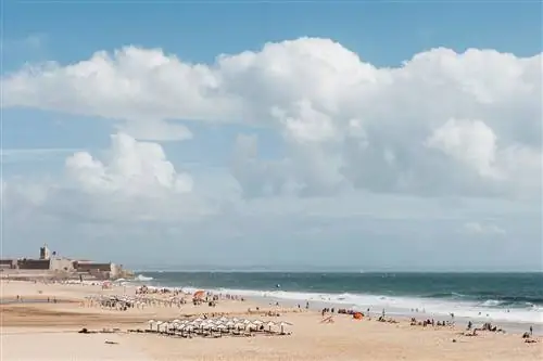 Эшторил Синтра и Кашкайш треугольник фантастической истории и пейзажей на побережье Лиссабона