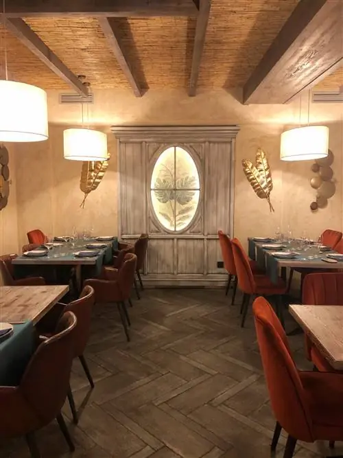 Зона ресторана в ресторане Balicana Restaurant and Lounge Bilbao.