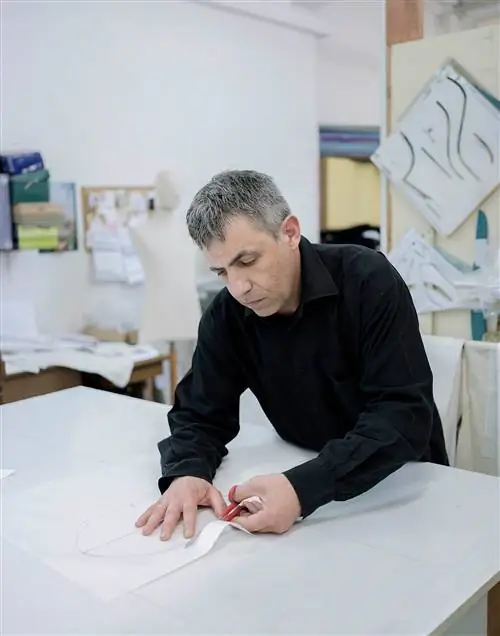 Вышивальщица Аристейдис Цоневракис