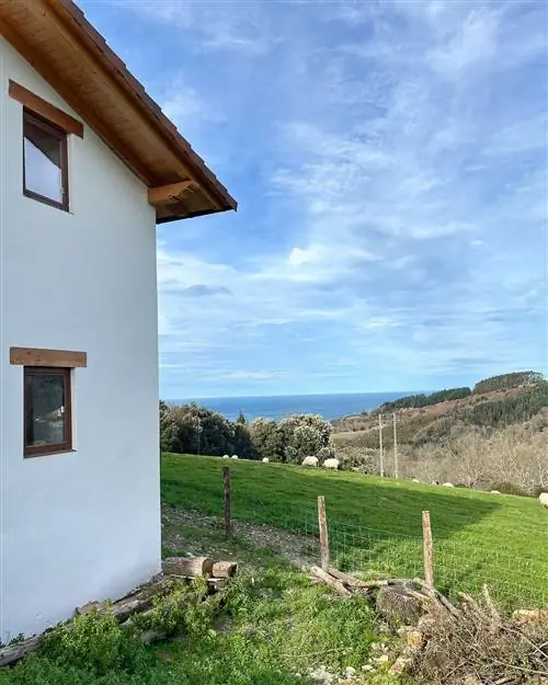 Задняя часть ресторана Hamarratz в Сумайе.