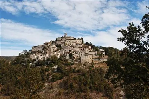 Виды на деревню Лабро Италия