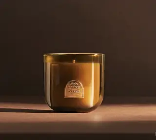 Рождественская свеча с соленой карамелью от ZARA HOME.