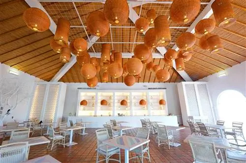 Ресторан Laranjal в фермерском доме Vila Monte с самой творческой и изысканной кухней.