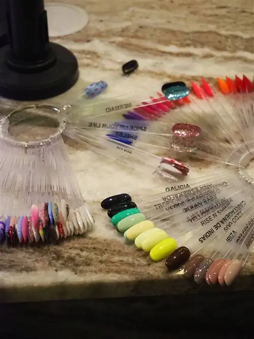 Бесконечные цвета на любой вкус.