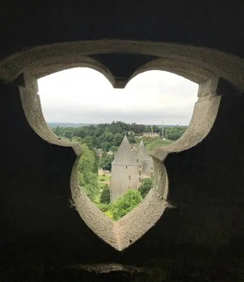 Замок Жослен с вершины башни собора.