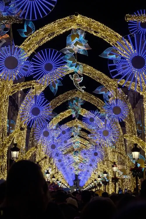 Малага с огнями, но без шоу