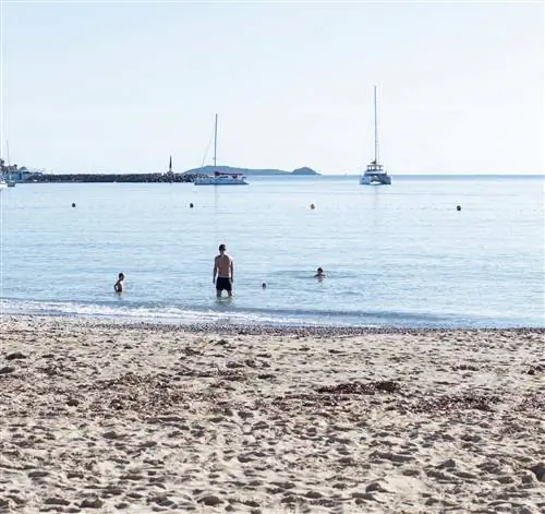 Пляж Санта-Эулалия, которым наслаждается новый W Ibiza