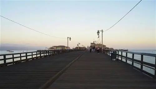 Пирс Stearns Wharf в Санта-Барбаре - самый старый на Западном побережье.