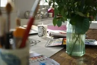 Произведение искусства, которое ищет союз с новым ароматом. Это сотрудничество между JeanMichel Othoniel и Diptyque…